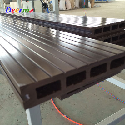 180kg/h - 250kg/h WPC Decking Board Machine 55Rpm WPC Flooring Extrusion Machine Speed 1-5m/Min
